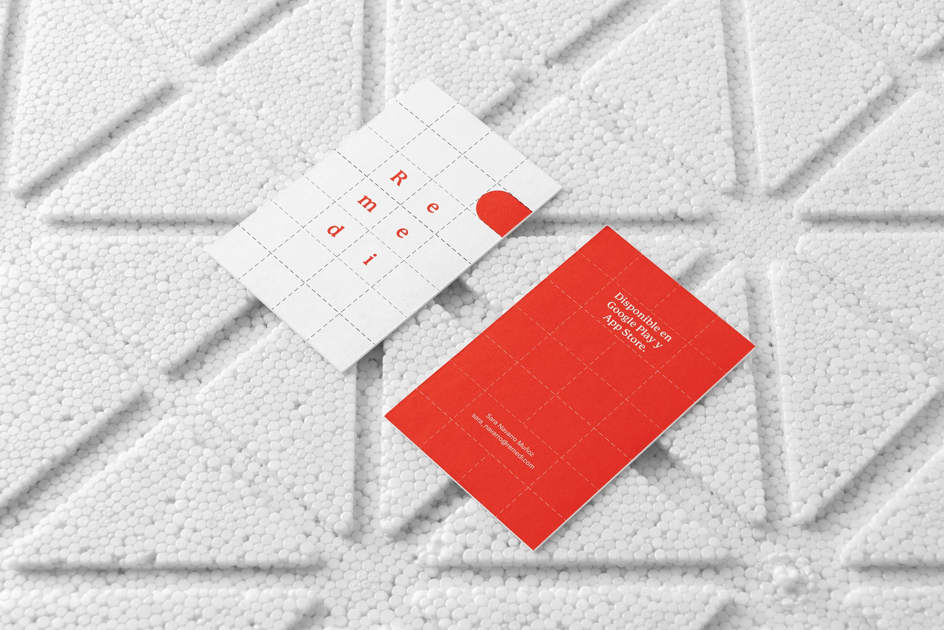 Remedi — Branding y prototipado de app de salud — Branding + UX/UI por Sara Navarro — Tarjetas de Remedi